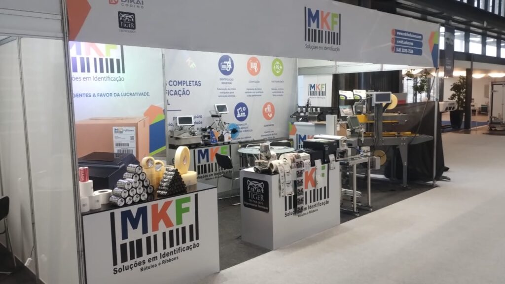 Identidade visual aplicada em stand da Totale na Logistique 2026