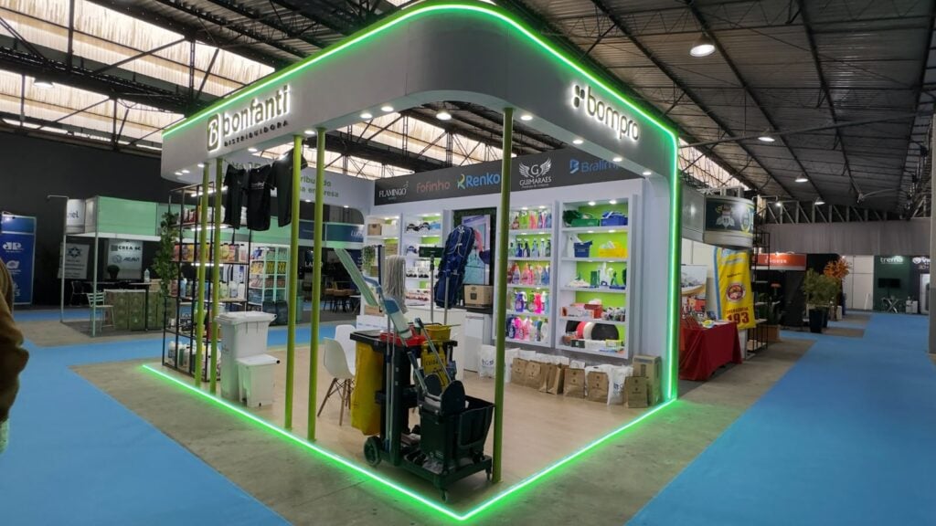 Stand montado pela Totale na Fersul 2026 em Rio do Sul