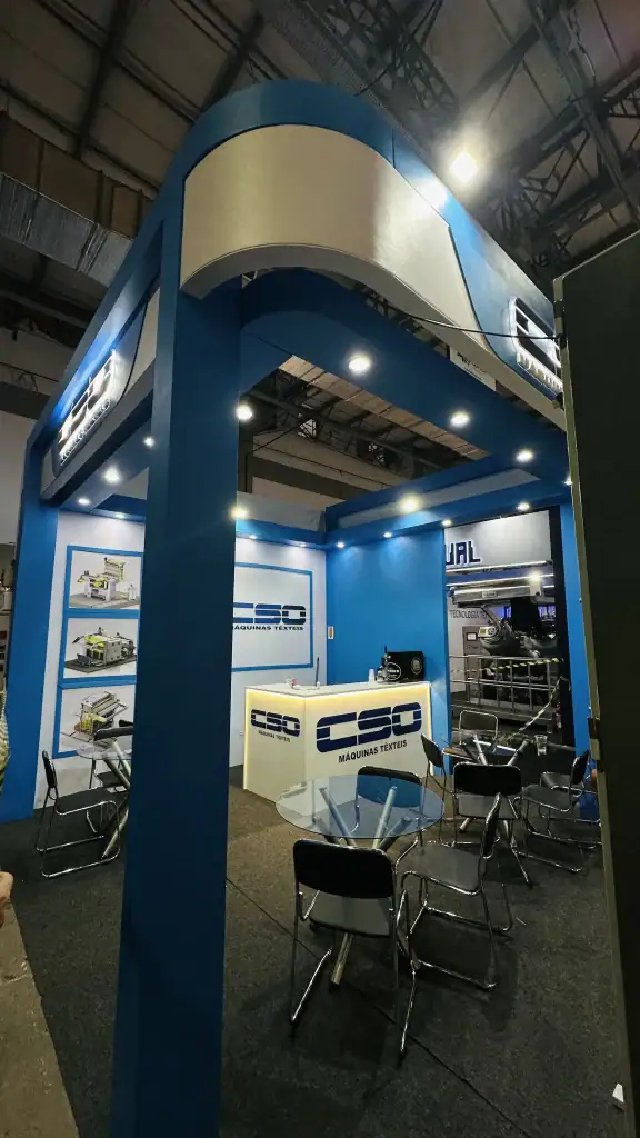 Identidade visual aplicada em stand da Totale na Febratex 2026